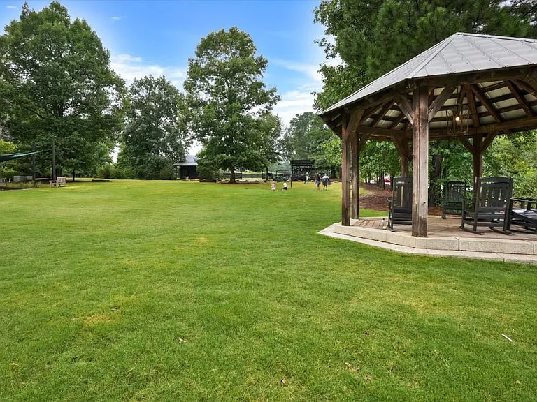 10671 Serenbe Ln — Photo 33