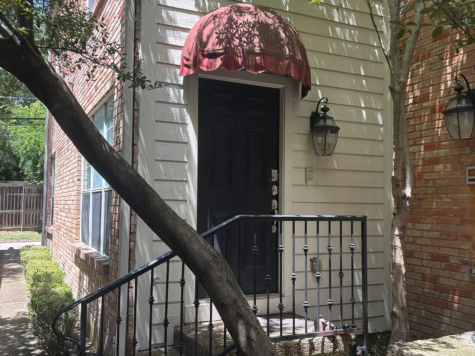 3 bed, 2.5 bath, 1357 sqft, $3,595 — Photo 2