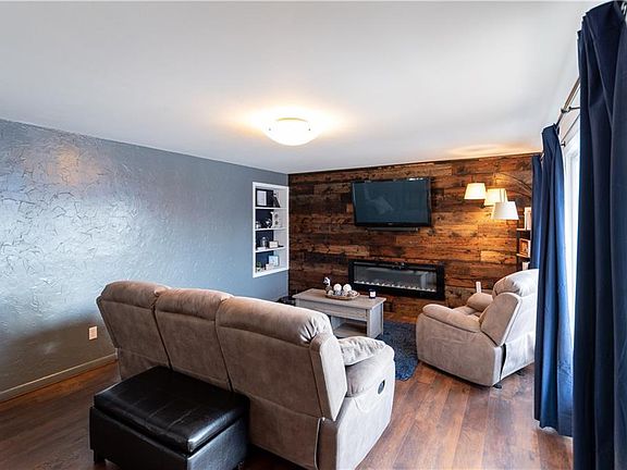 2nd image of 2647 Lewis Ave