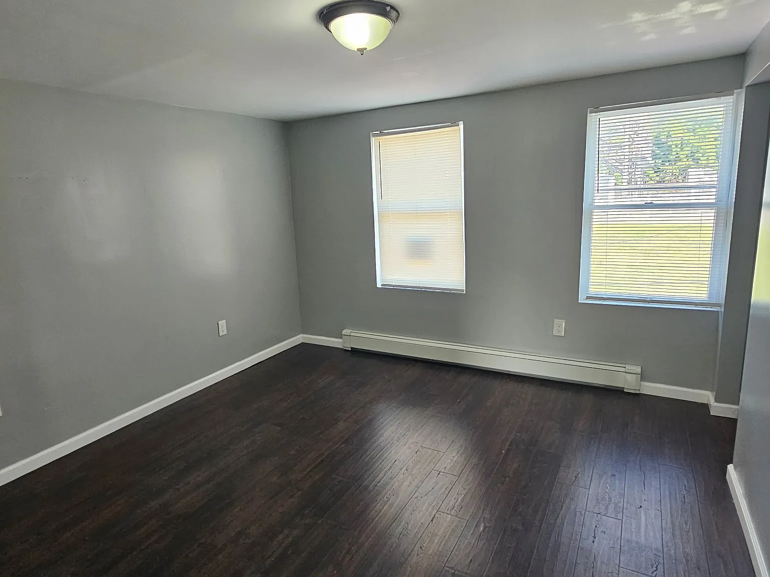 5 bed, 1.5 bath, 1616 sqft, $2,500 — Photo 3
