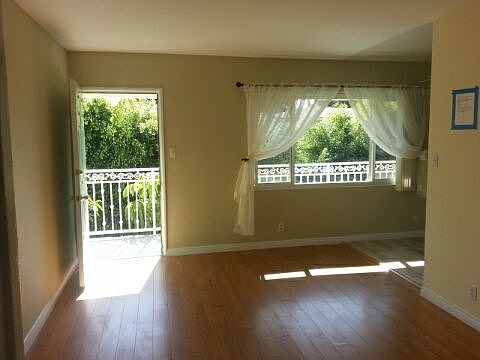 4th image of 3773 S Barrington Ave APT 10