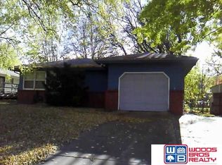 5641 Elkcrest Dr, Lincoln, NE 68516