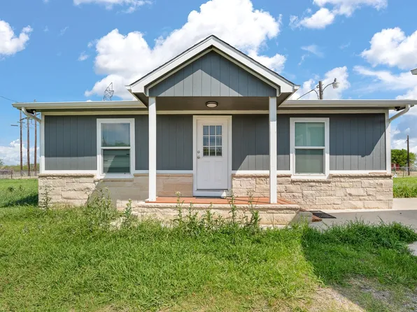 5808 Martin Creek Dr, Joshua, TX 76058