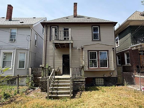 2nd image of 3756 Helen St