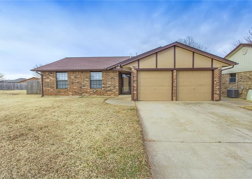 1st image of 967 Squire Mansion