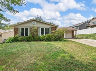 842 Reinke Rd, Ballwin, MO 63021