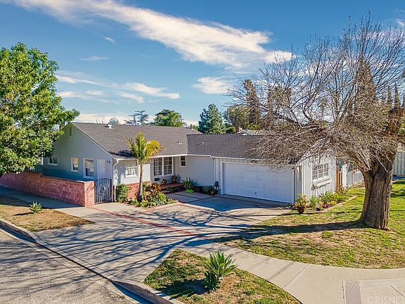 3rd image of 7058 McLennan Ave