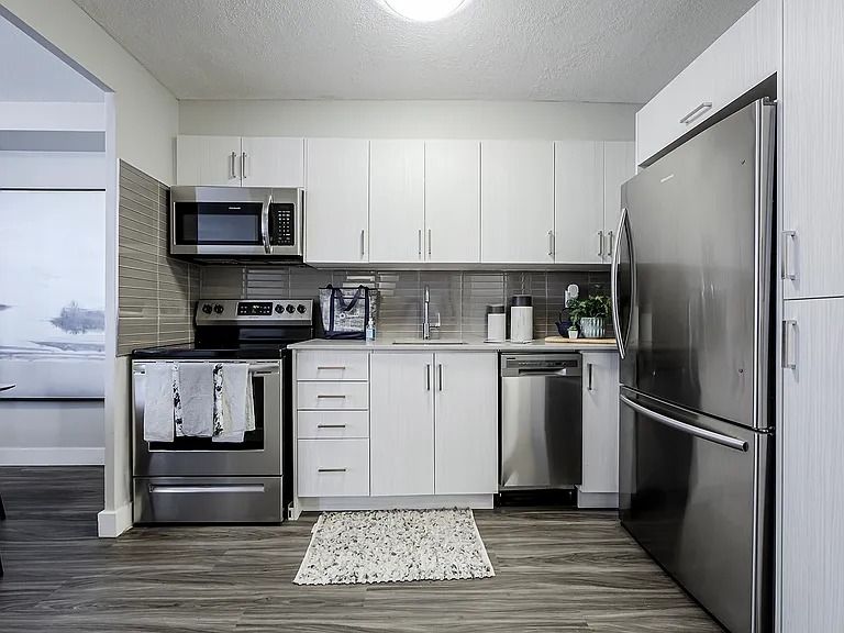 100 Gowan Ave #604 — Photo 4