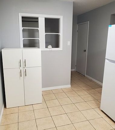 3rd image of 200 Habitat Cres NW #1A