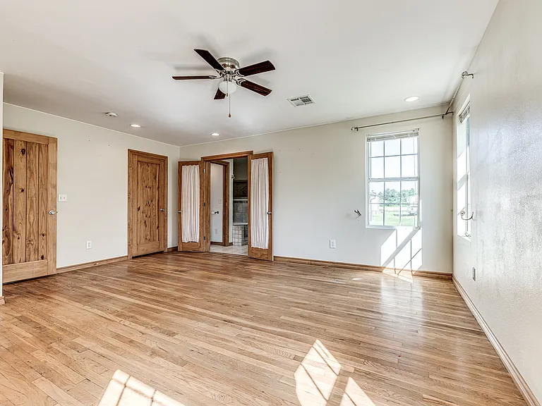 20961 Holden St — Photo 33