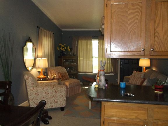 3rd image of 25 Meadow Ln