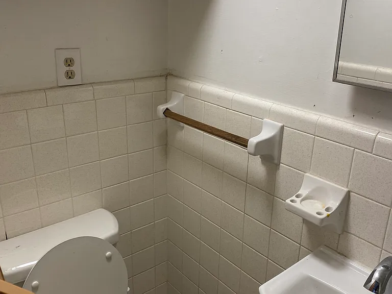 1425 S Lee St — Photo 3