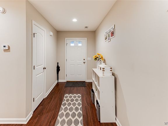 3rd image of 3460 Tamera Ave