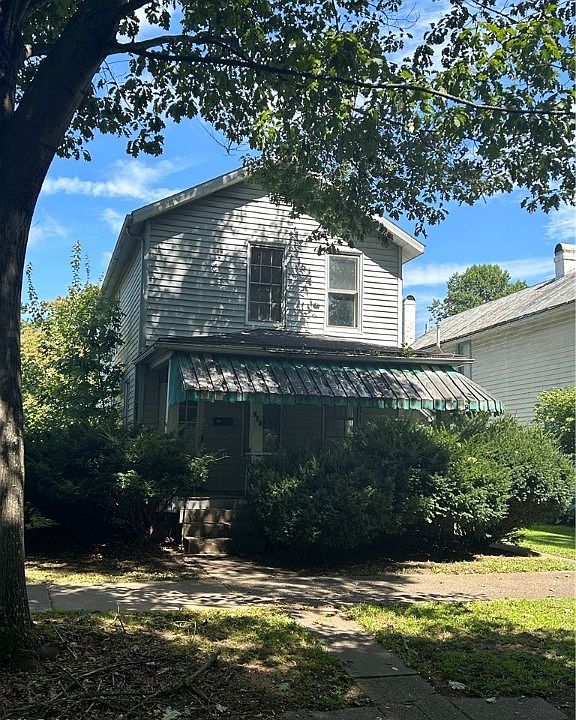 1st image of 710 4th St