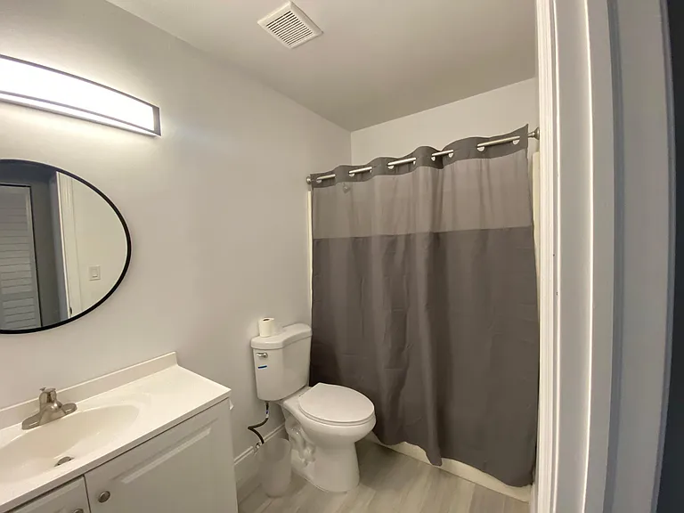 321 SW 14th St #3 — Photo 6
