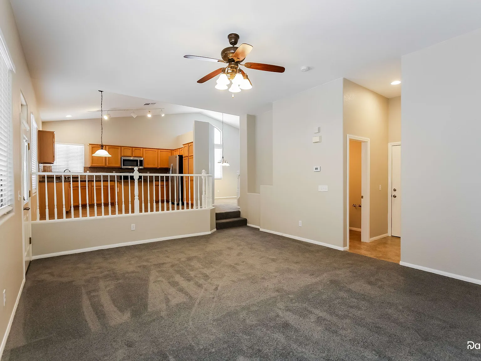 3 bed, 2.5 bath, 1892 sqft, $2,270 — Photo 4