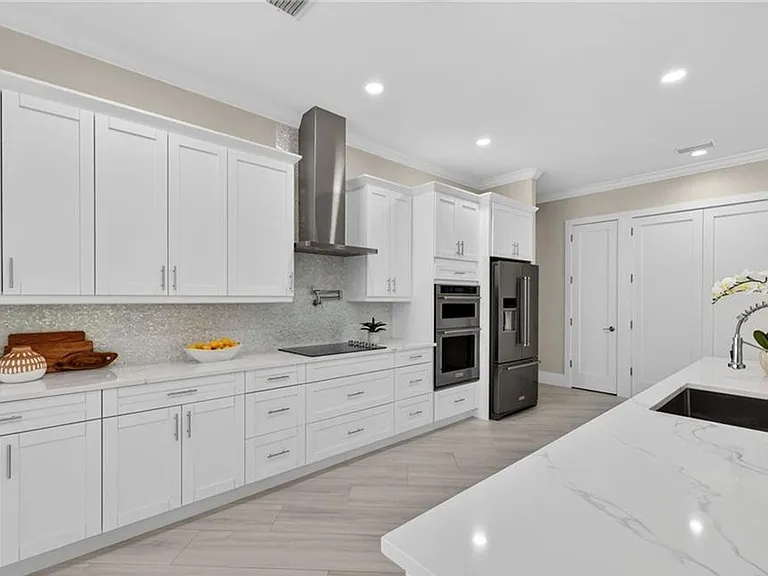 6461 Livingston Woods Ln — Photo 9