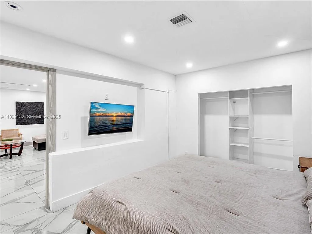 4 bed, 1780 sqft, $6,950 — Photo 4