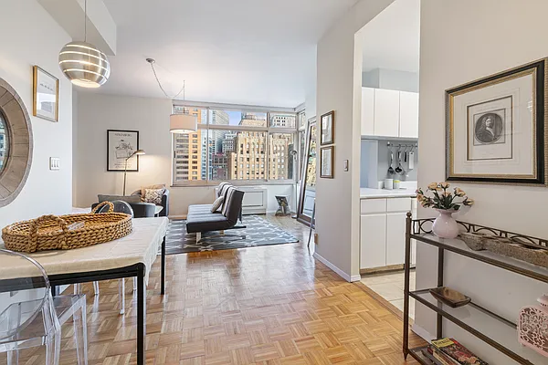 Rented by Nest Seekers International | media 6