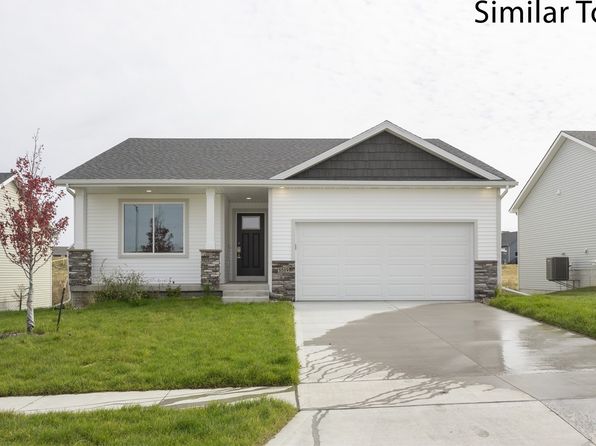 1101 Featherstone Ave NE, Bondurant, IA 50035