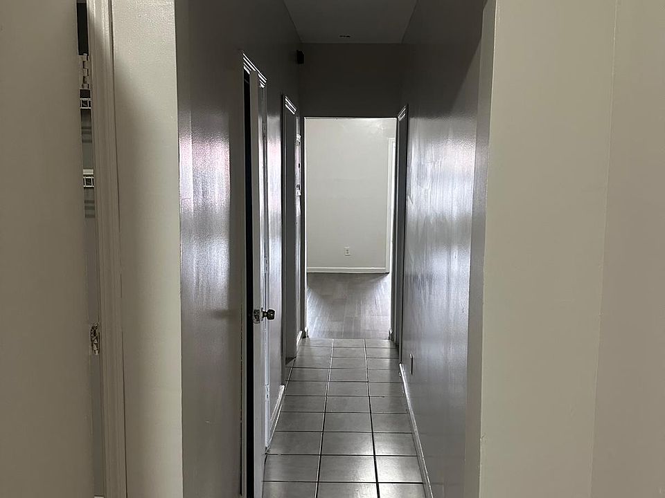 1st image of 325 Grand St #2L