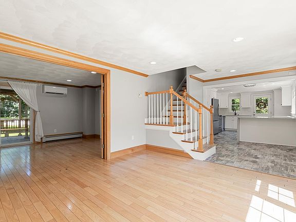 3rd image of 15 Marion St
