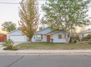 5740 Mickey Dr, Farmington, NM 87402