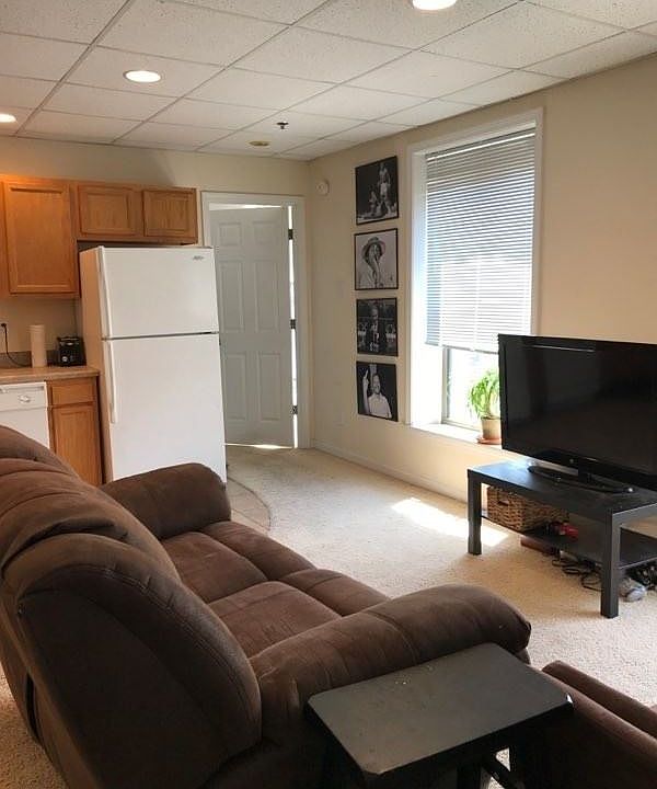 1st image of 821 E Walnut St APT 205
