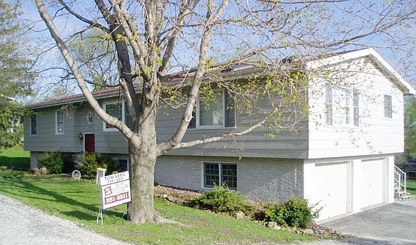 1st image of 133 Grandview Dr NE