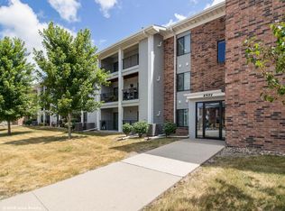 4821 86th St APT 30, Urbandale, IA 50322