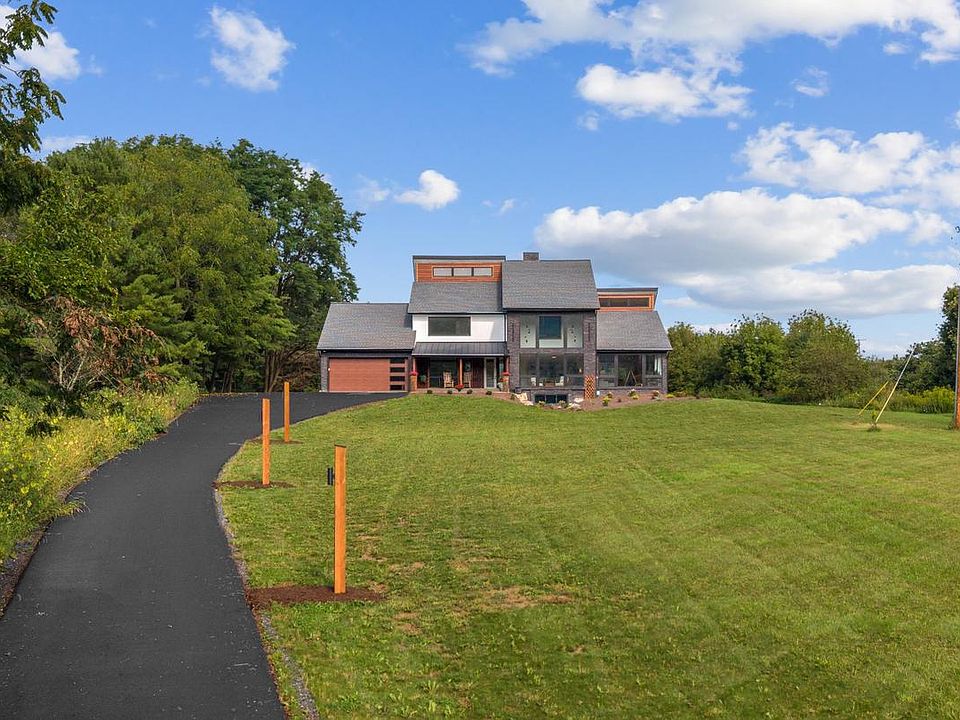 1st image of 118 Walters Haven Ln