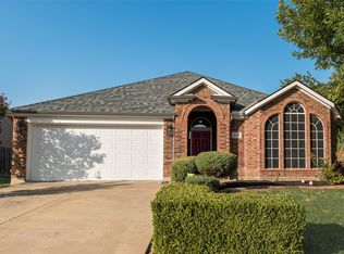 8227 Mossberg Dr, Arlington, TX 76002