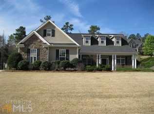 330 Persimmon Dr, Sharpsburg, GA 30277