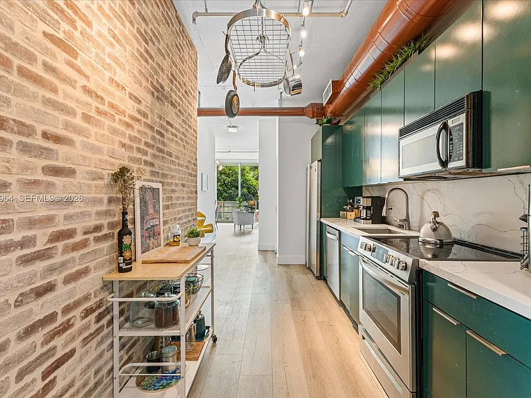 1700 Meridian Ave #203 — Photo 7