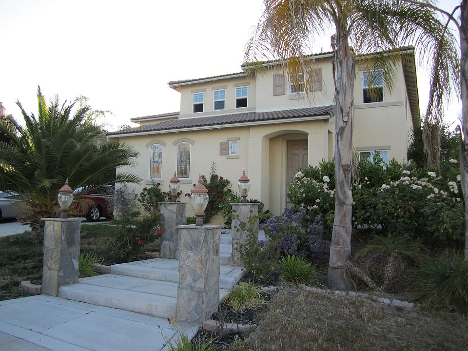 1st image of 40764 Clancy Ct
