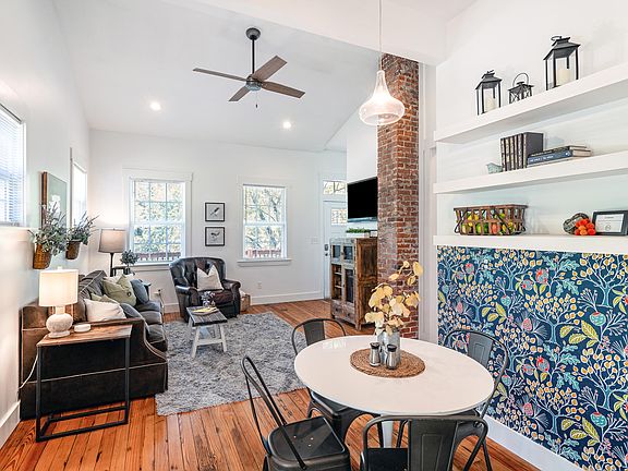 5th image of 4621 Virginia Ave