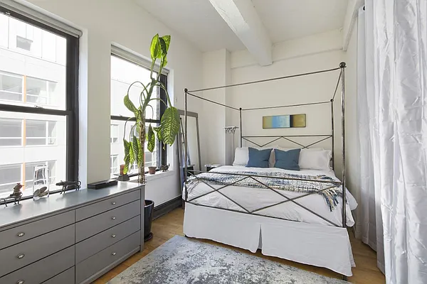 Sold by Stribling | media 10