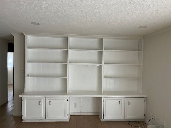 3rd image of 9609 Brookwood Cir