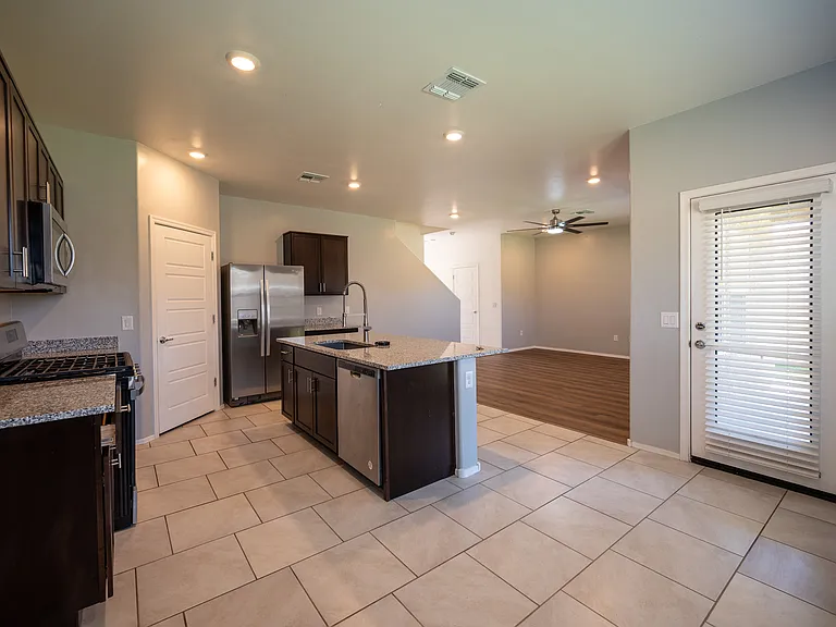 2580 E Calle Palta — Photo 8