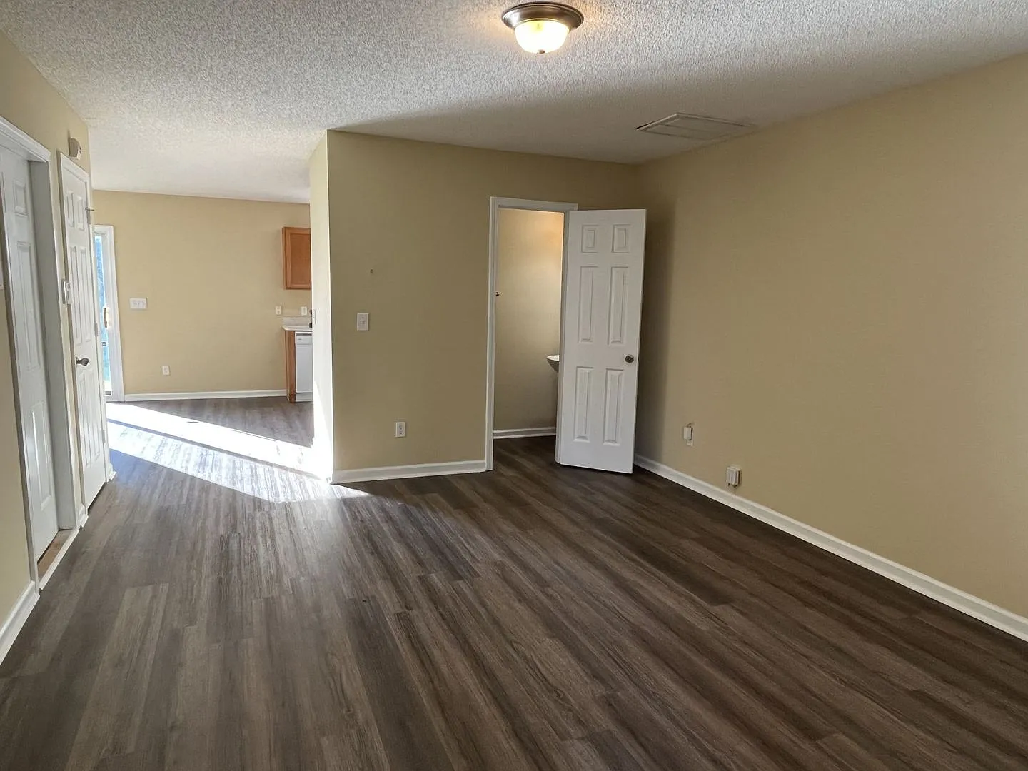 Coming Soon Refreshed 3 Bedroom House In Nw Charlotte — Photo 4