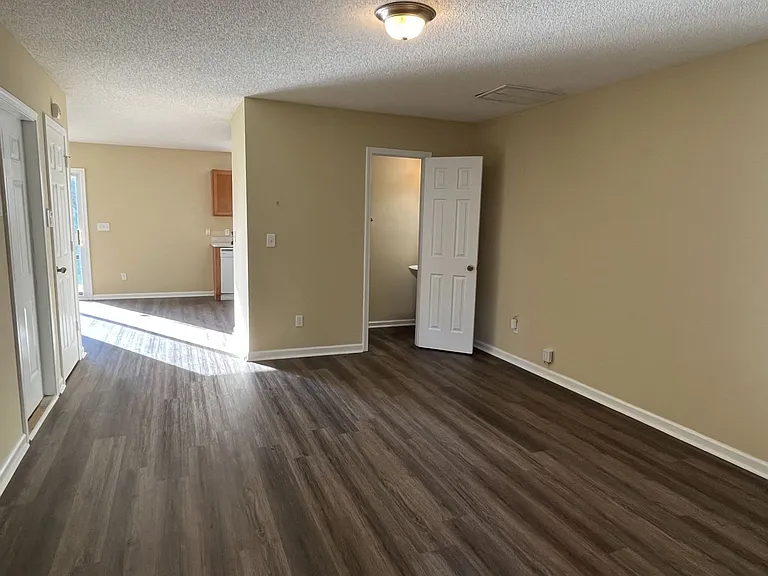 6130 Sid Crane Dr — Photo 4