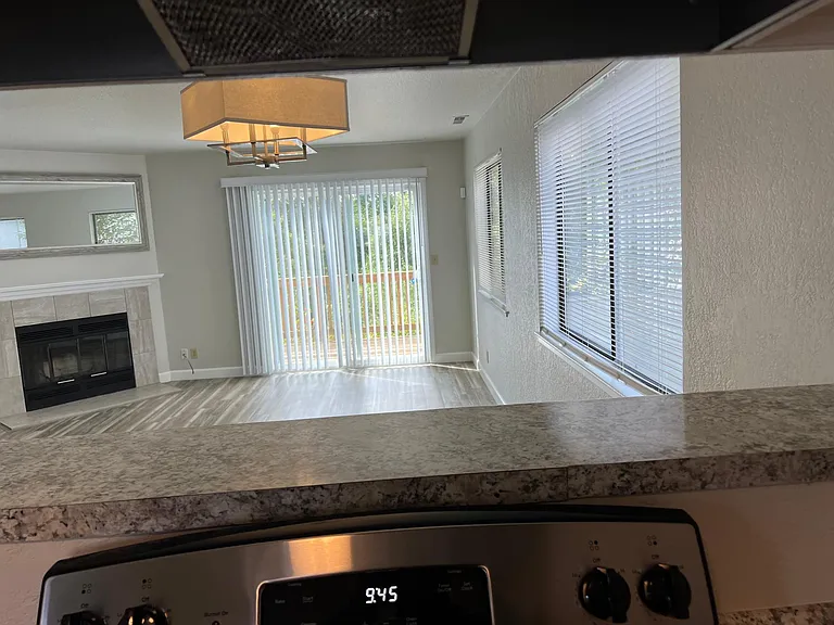 2524 Charlene Ln — Photo 7