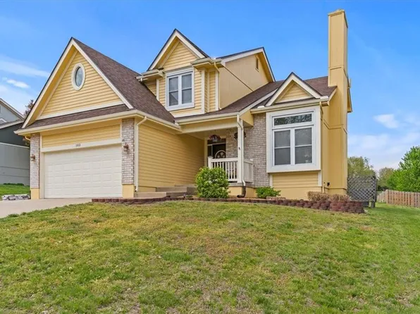 102 Jasmine Cir, Smithville, MO 64089