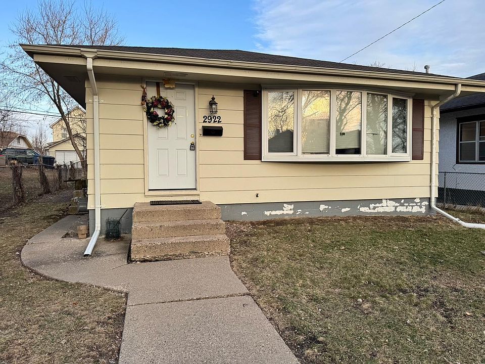 1st image of 2922 Oliver Ave N