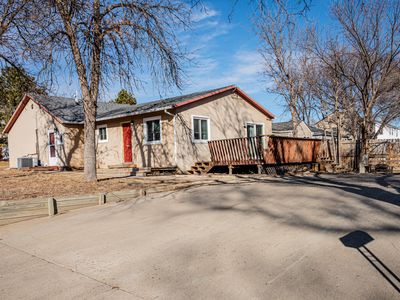 1501 E Capitol Ave, Pierre, SD, 57501