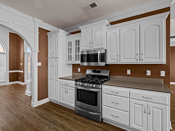 3rd image of 9425 Westlake Cir