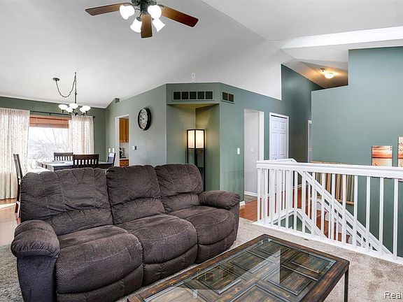4th image of 7109 Streamwood Dr