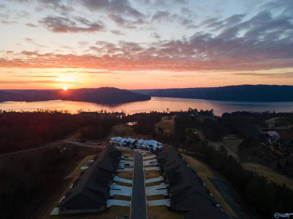 78 Whistling Straits Way, Guntersville, AL 35976