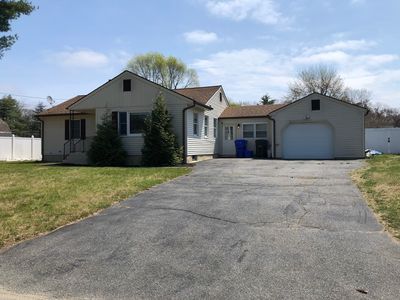 61 Southern Rd, Springfield, MA, 01129