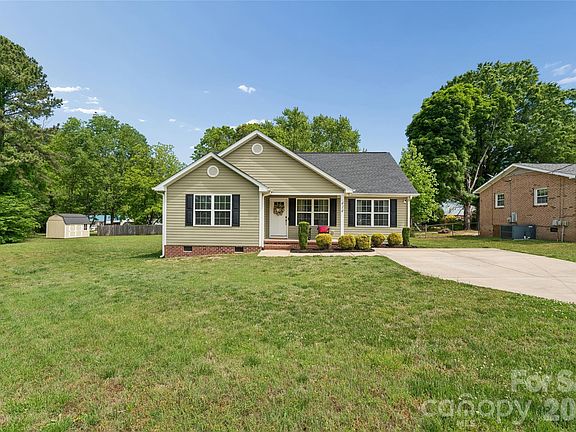 2nd image of 414 Cove Ln
